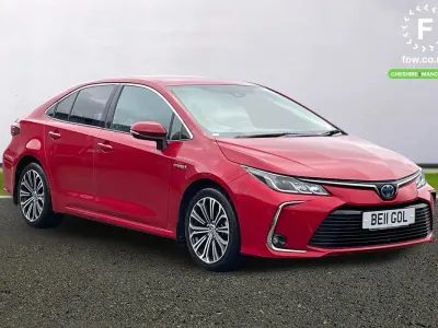 Usado Toyota Corolla Design 122 HP (89 kW) 2021 Vermelho Sedan