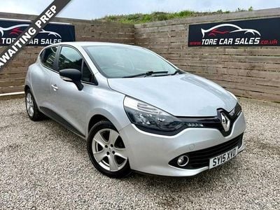 Used Renault Clio IV Expression+ 75 HP (55 kW) 2015 Silver Hatchback