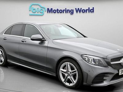 Usado Mercedes C300 AMG line 245 CV (180 kW) 2019 Gris Berlina