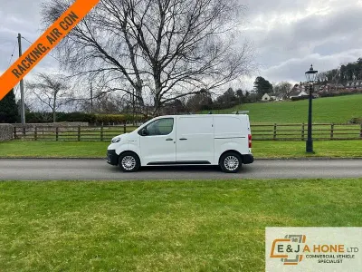 Used Toyota Proace 100 kW (136 HP) 2022 White MPV