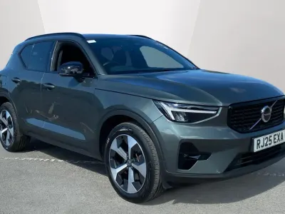 Used Volvo XC40 Plus 163 HP (119 kW) 2025 Green SUV