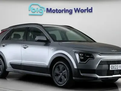 Używany Kia Niro 141 KM (103 kW) 2023 Szary SUV