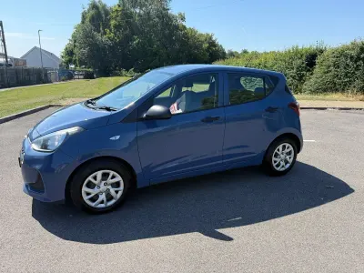 Used Hyundai i10 67 HP (49 kW) 2017 Blue Hatchback