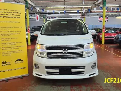 Używany Nissan Elgrand 2010 Biały