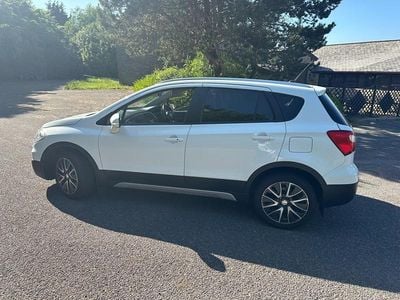 Used Suzuki SX4 SZ5 120 HP (88 kW) 2015 White Hatchback