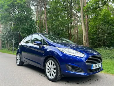 Used Ford Fiesta Titanium 125 HP (91 kW) 2016 Blue Hatchback