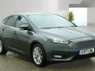 Używany Ford Focus Zetec 125 KM (91 kW) 2017 Szary Hatchback