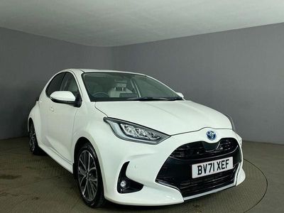 Used Toyota Yaris Hybrid 116 HP (85 kW) 2021 White Hatchback