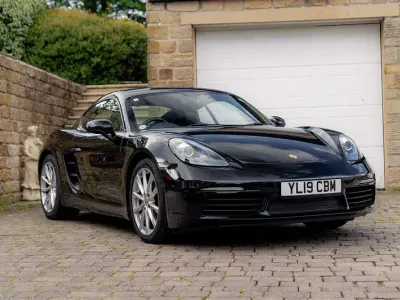 Used Porsche Cayman 300 HP (220 kW) 2026 Black