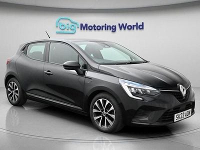Used Renault Clio V Evolution 90 HP (66 kW) 2023 Black Hatchback