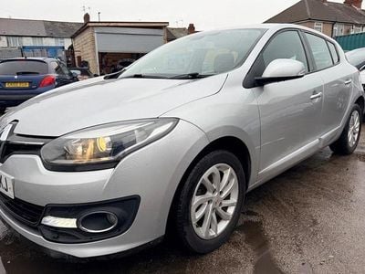 Used Renault Mégane III Dynamique 110 HP (80 kW) 2014 Silver Hatchback