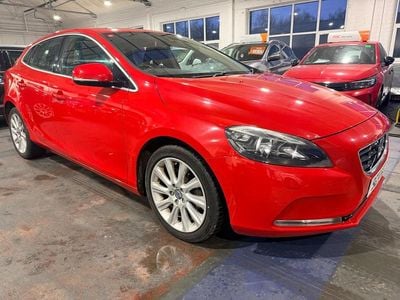 Used Volvo V40 SE 2014 Red Hatchback