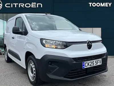 Usado Citroën Berlingo 102 HP (75 kW) 2025 Branco Monovolume