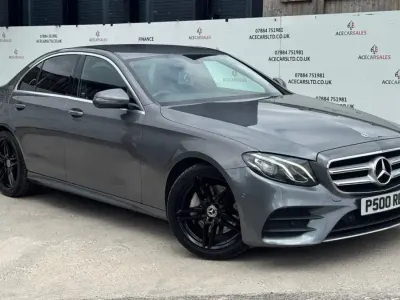 Usado Mercedes E220 AMG line 194 HP (142 kW) 2017 Cinzento Sedan