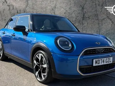 Begagnad Mini Cooper S Hatch 201 HK (147 kW) 2024 Blå Halvkombi