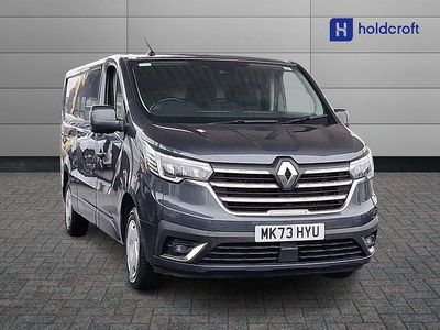 Begagnad Renault Trafic 130 HK (95 kW) 2023 Grå Minibuss