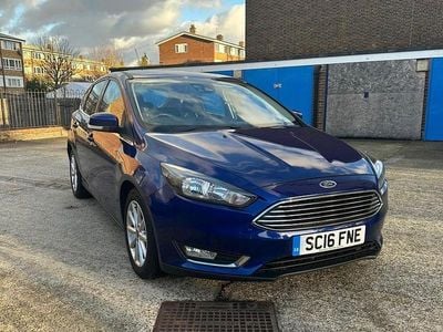 Used Ford Focus Titanium 125 HP (91 kW) 2016 Blue Hatchback