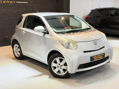Used Toyota iQ 68 HP (50 kW) 2011 Silver Hatchback