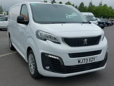 Używany Peugeot Expert Premium 2023 Biały Van
