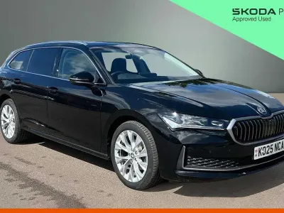 Usado Skoda Superb SE L 150 HP (110 kW) 2025 Preto Carrinha