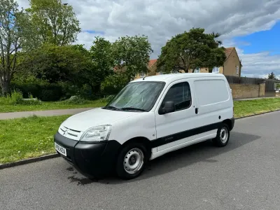 Gebraucht Citroën Berlingo First 75 PS (55 kW) 2008 Weiß Van / Kleinbus