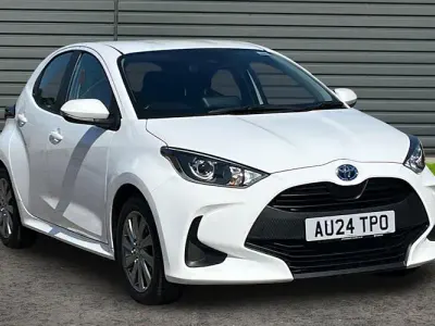 Used Toyota Yaris 116 HP (85 kW) 2024 White Hatchback