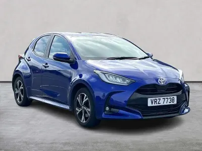 Used Toyota Yaris Design 116 HP (85 kW) 2024 Blue Hatchback