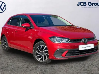 Used VW Polo Life 95 HP (69 kW) 2023 Red Hatchback
