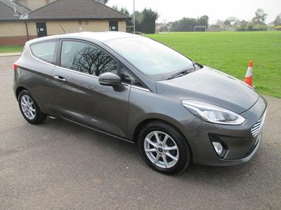Used Ford Fiesta Zetec 70 HP (51 kW) 2017 Grey Hatchback