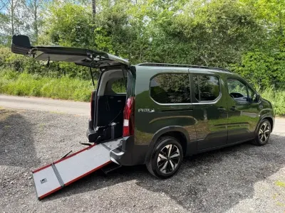 Used Peugeot Rifter Allure 131 HP (96 kW) 2025 Green MPV