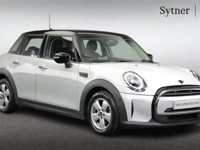 Begagnad Mini Cooper Classic 134 HK (98 kW) 2022 Silver Halvkombi