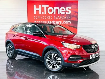 Używany Vauxhall Grandland X Sport 130 KM (95 kW) 2018 Czerwony SUV