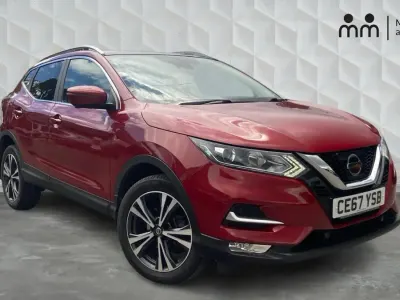Used Nissan Qashqai N-Connecta 115 HP (84 kW) 2017 Red SUV