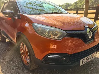 Used Renault Captur Dynamique 90 HP (66 kW) 2015 Orange SUV