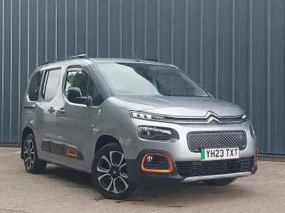 Usado Citroën e-Berlingo XTR 100 kW (136 HP) 2023 Cinzento Carrinha