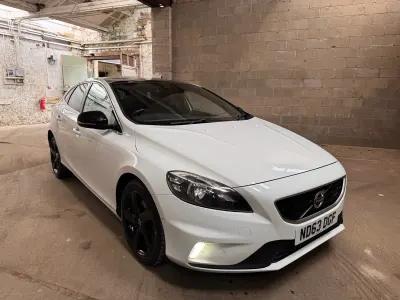 Usado Volvo V40 R-Design 115 CV (84 kW) 2014 Blanco Utilitario