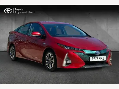 Used Toyota Prius Business Edition 122 HP (89 kW) 2017 Red Hatchback