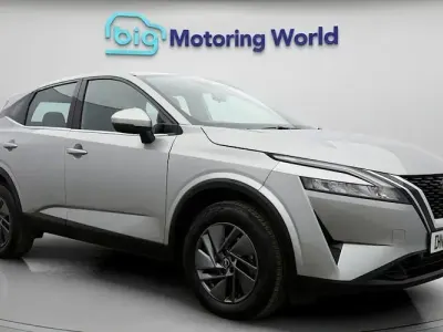 Used Nissan Qashqai Acenta Premium 140 HP (102 kW) 2024 Silver SUV