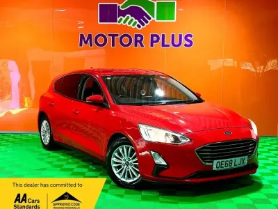 Used Ford Focus Titanium 125 HP (91 kW) 2018 Red Hatchback