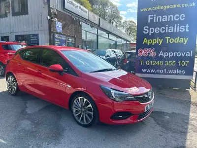 Used Vauxhall Astra SRi 144 HP (105 kW) 2020 Red Hatchback