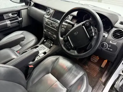 Used Land Rover Discovery 4 Landmark 2016 White SUV