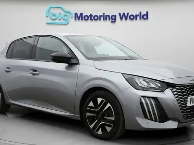 Used Peugeot 208 Allure 101 HP (74 kW) 2024 Grey Hatchback