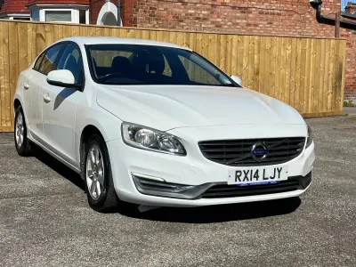 Usado Volvo S60 Business Edition 115 HP (84 kW) 2014 Branco Sedan