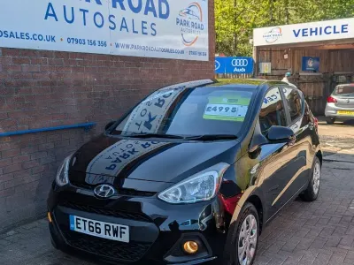 Usado Hyundai i10 SE 83 CV (61 kW) 2017 Negro Utilitario