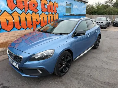 Used Volvo V40 2016 Blue Hatchback