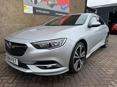 Used Vauxhall Insignia SRi 170 HP (125 kW) 2018 Silver Hatchback