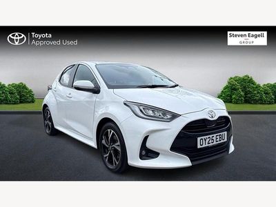 Used Toyota Yaris Hybrid Design 2025 White Hatchback