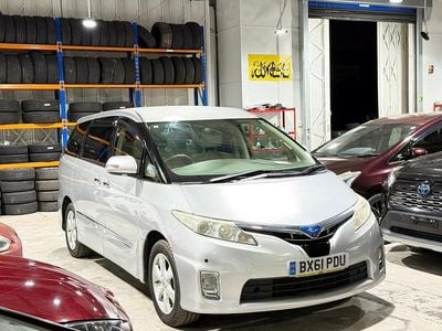 Begagnad Toyota Estima 2026 Silver Minibuss