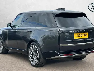 Używany Land Rover Range Rover HSE 400 KM (294 kW) 2025 Szary SUV