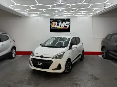 Used Hyundai i10 GO! 67 HP (49 kW) 2018 White Hatchback